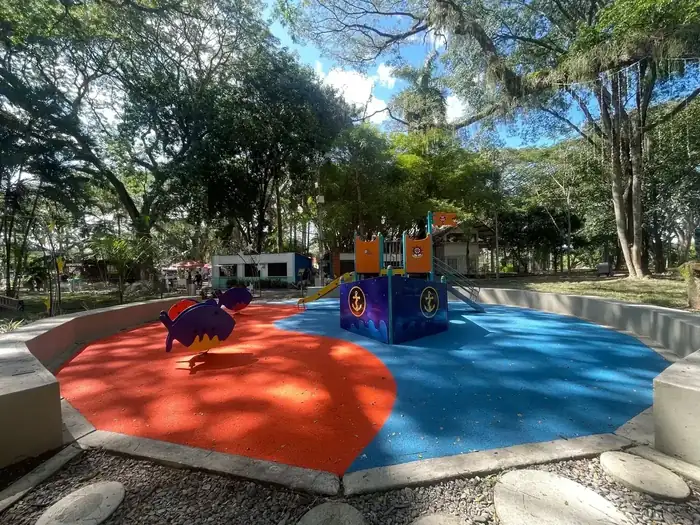 Parque La Isleta Cartago — vista 04